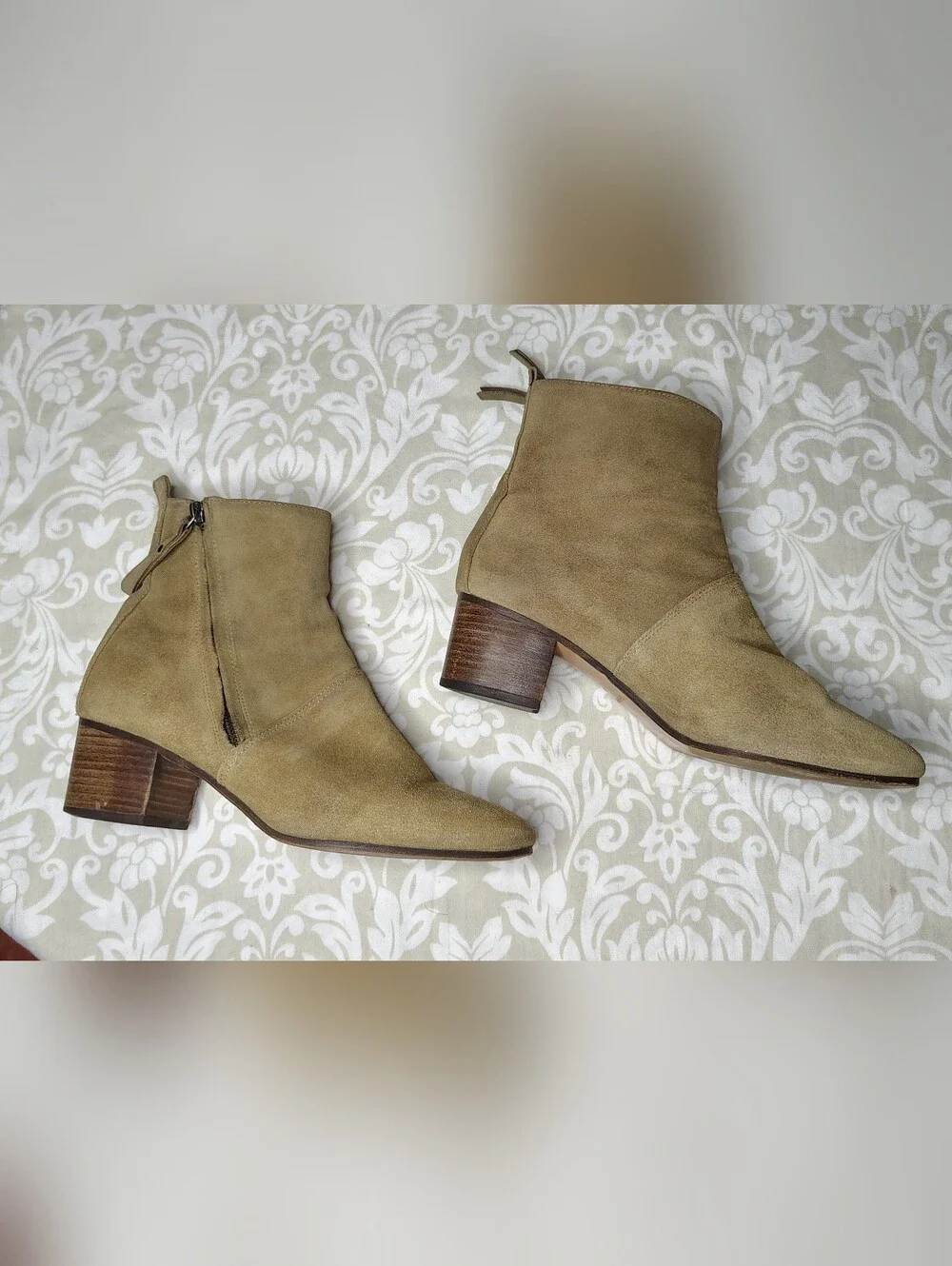 Banana Republic Women’s Suede Ankle Boots in Light Tan Size 8